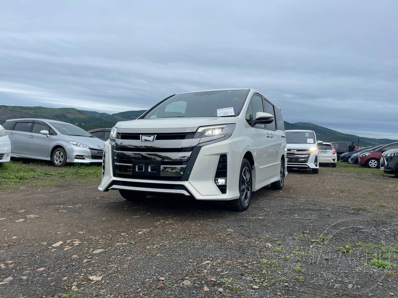 Фото Toyota Noah - Japan Life 