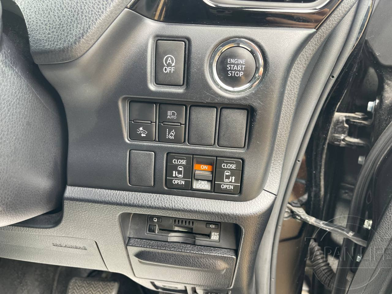 Фото Toyota Noah - Japan Life 