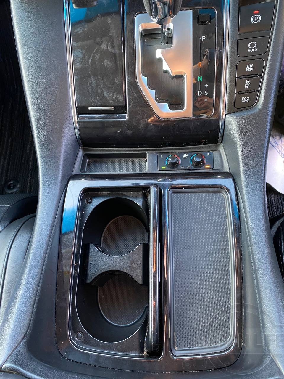 Фото Toyota Alphard - Japan Life 