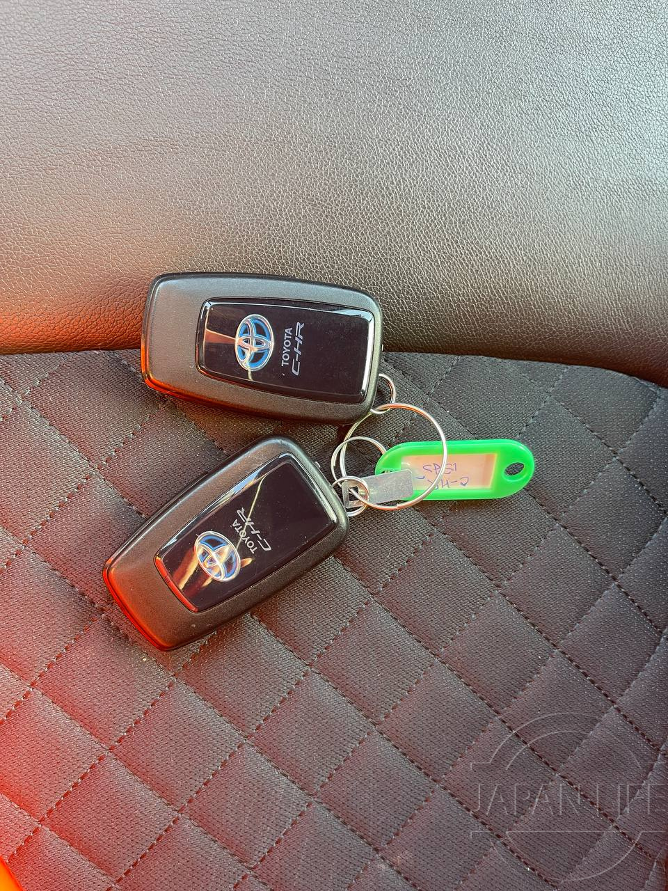 Фото Toyota C-HR - Japan Life 