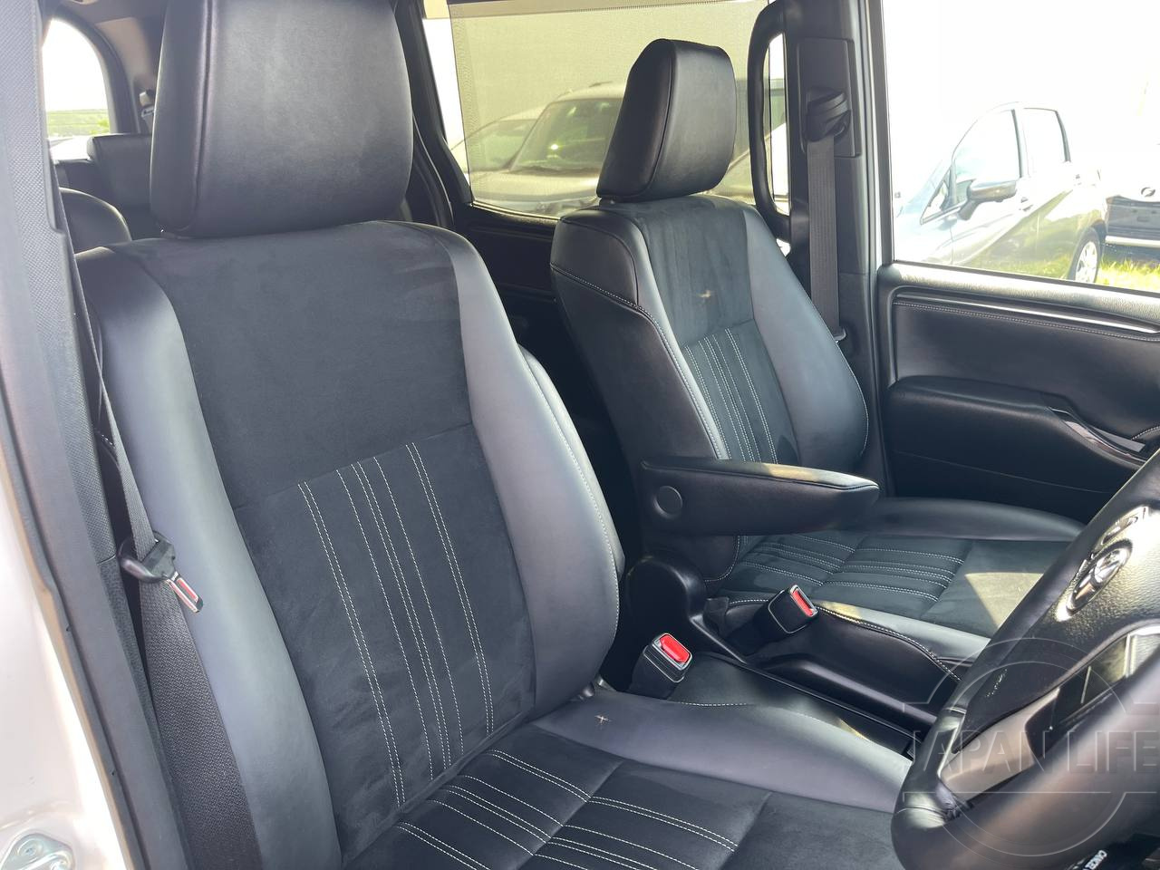 Фото Toyota Esquire - Japan Life 