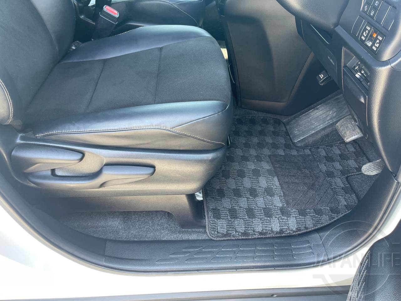 Фото Toyota Noah - Japan Life 