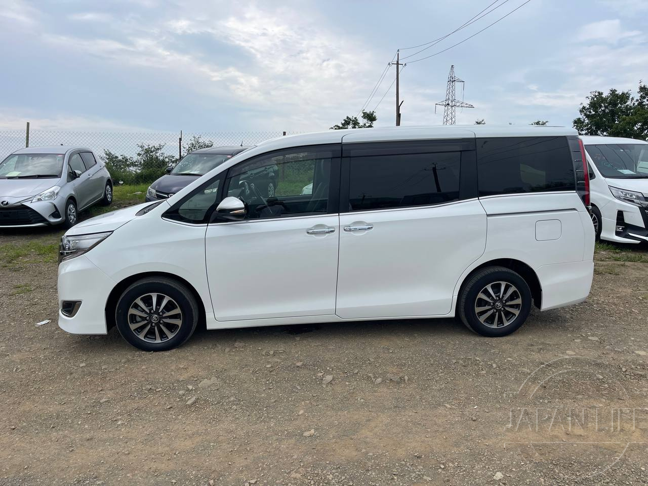 Фото Toyota Esquire - Japan Life 