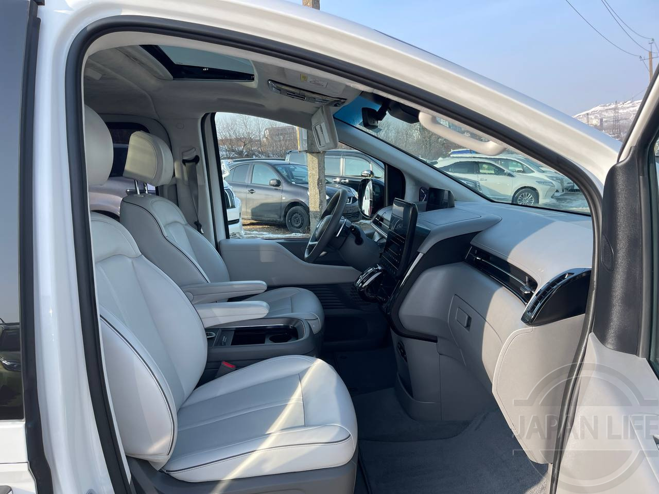 Фото Hyundai Staria - Japan Life 