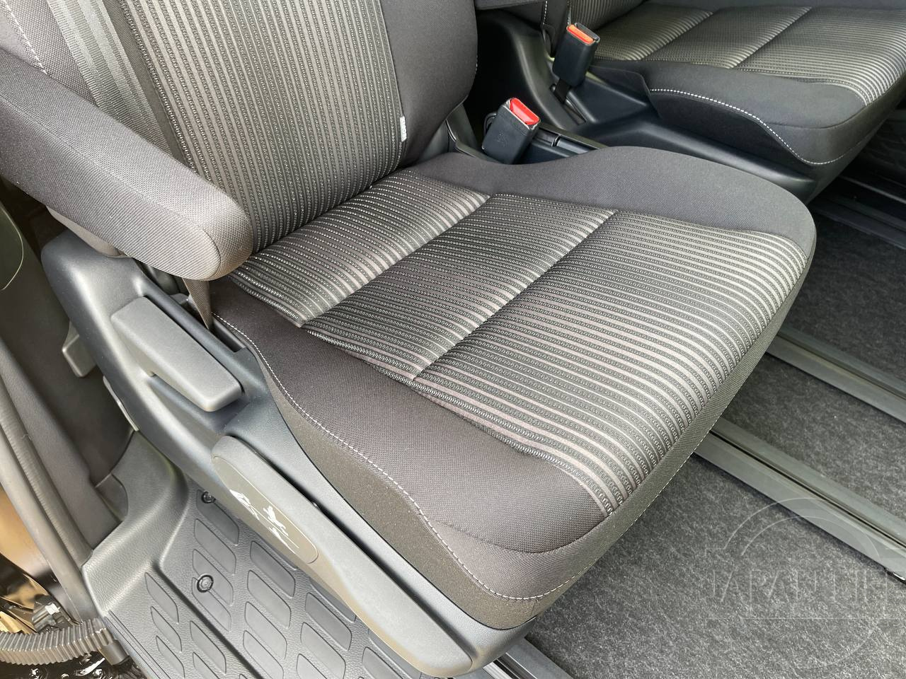 Фото Toyota Voxy - Japan Life 