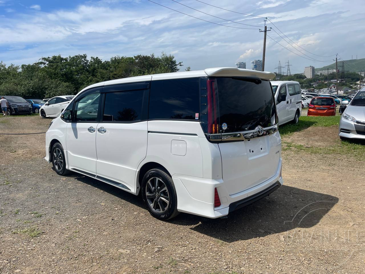 Фото Toyota Noah - Japan Life 