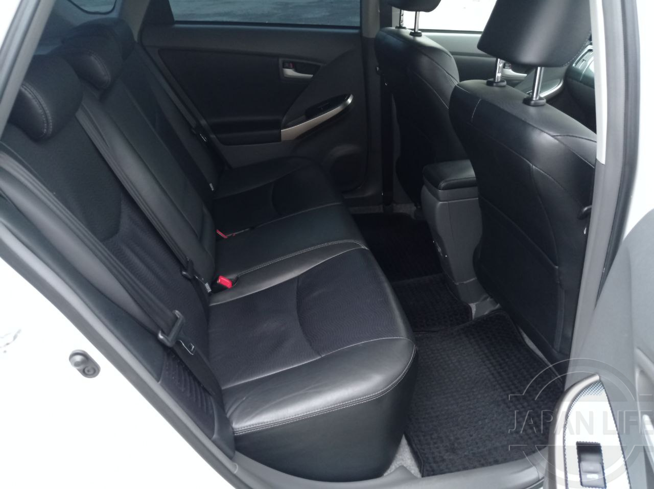 Фото Toyota Prius - Japan Life 