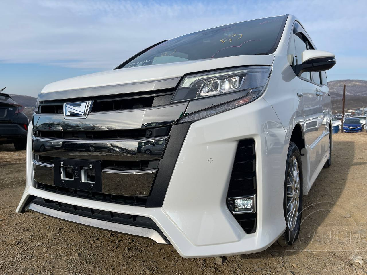 Фото Toyota Noah - Japan Life 
