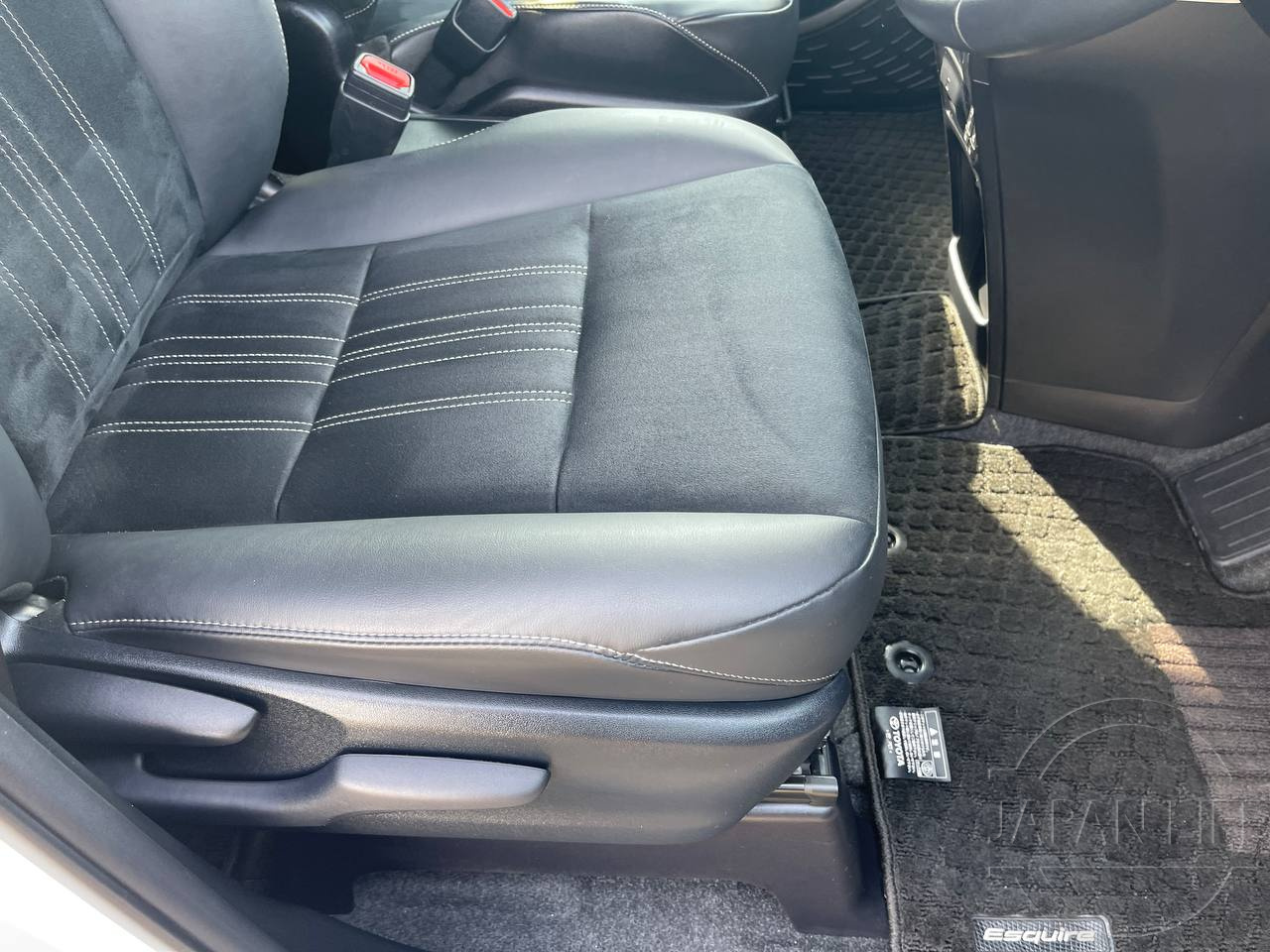 Фото Toyota Esquire - Japan Life 