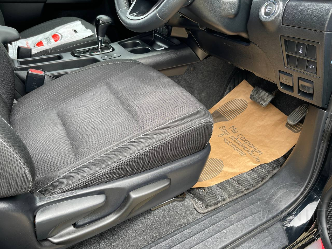 Фото Toyota Hilux - Japan Life 