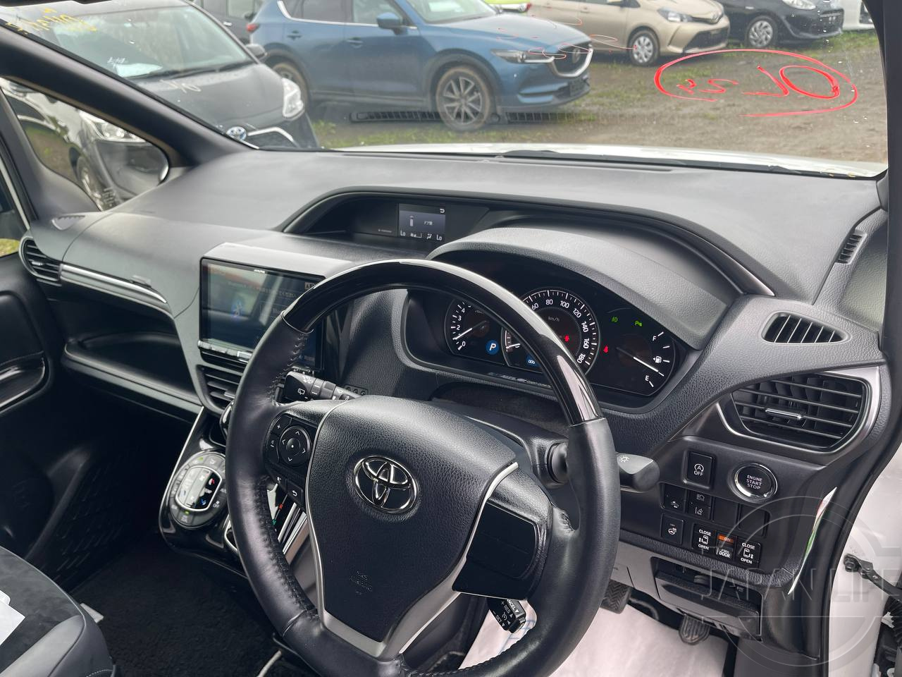 Фото Toyota Esquire - Japan Life 