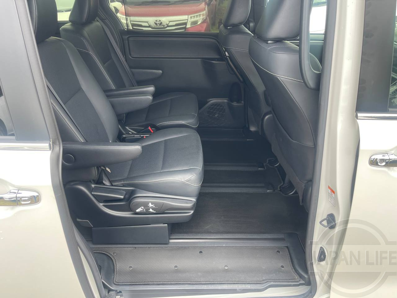 Фото Toyota Esquire - Japan Life 