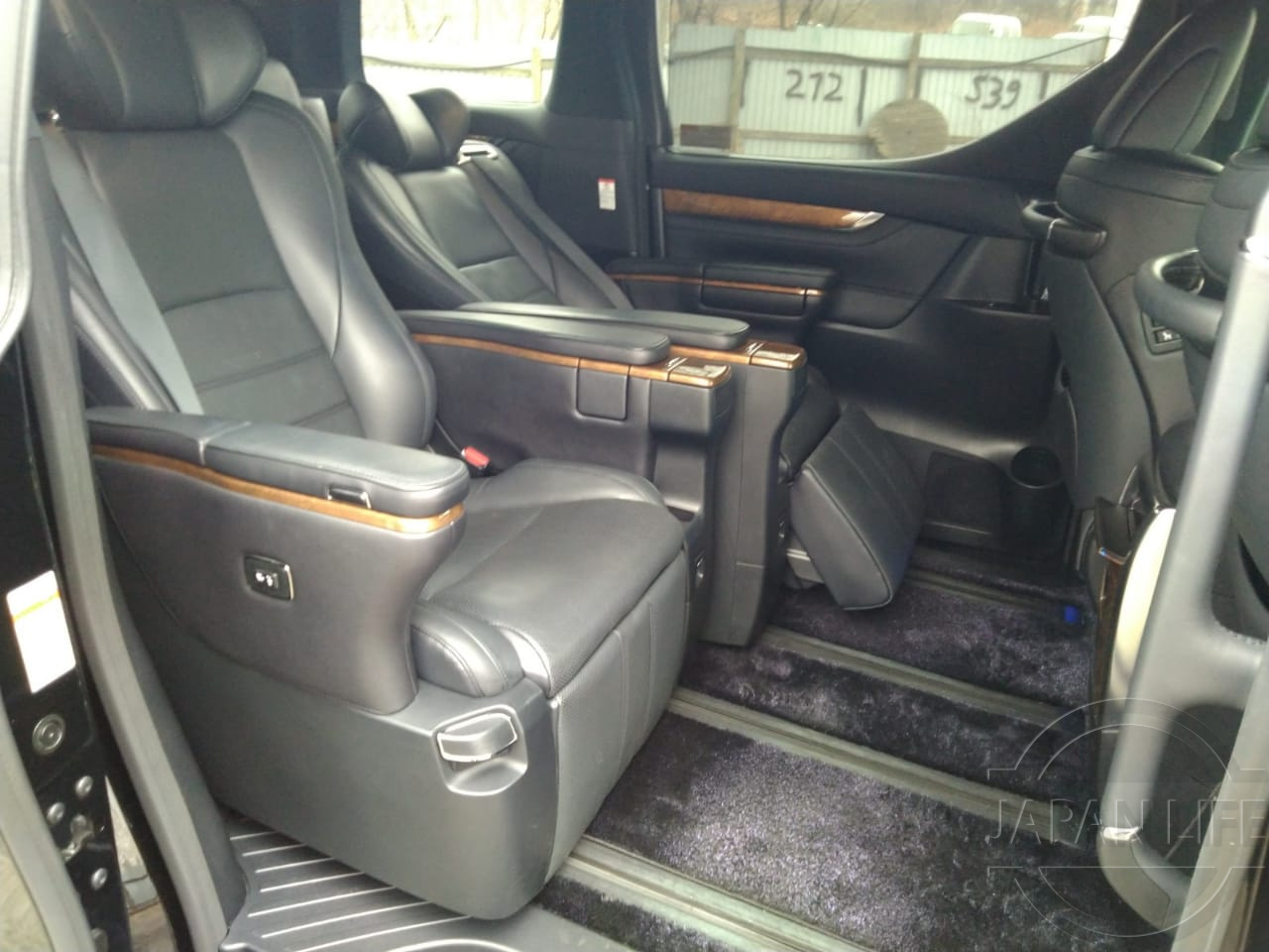 Фото Toyota Alphard Executive Lounge - Japan Life 