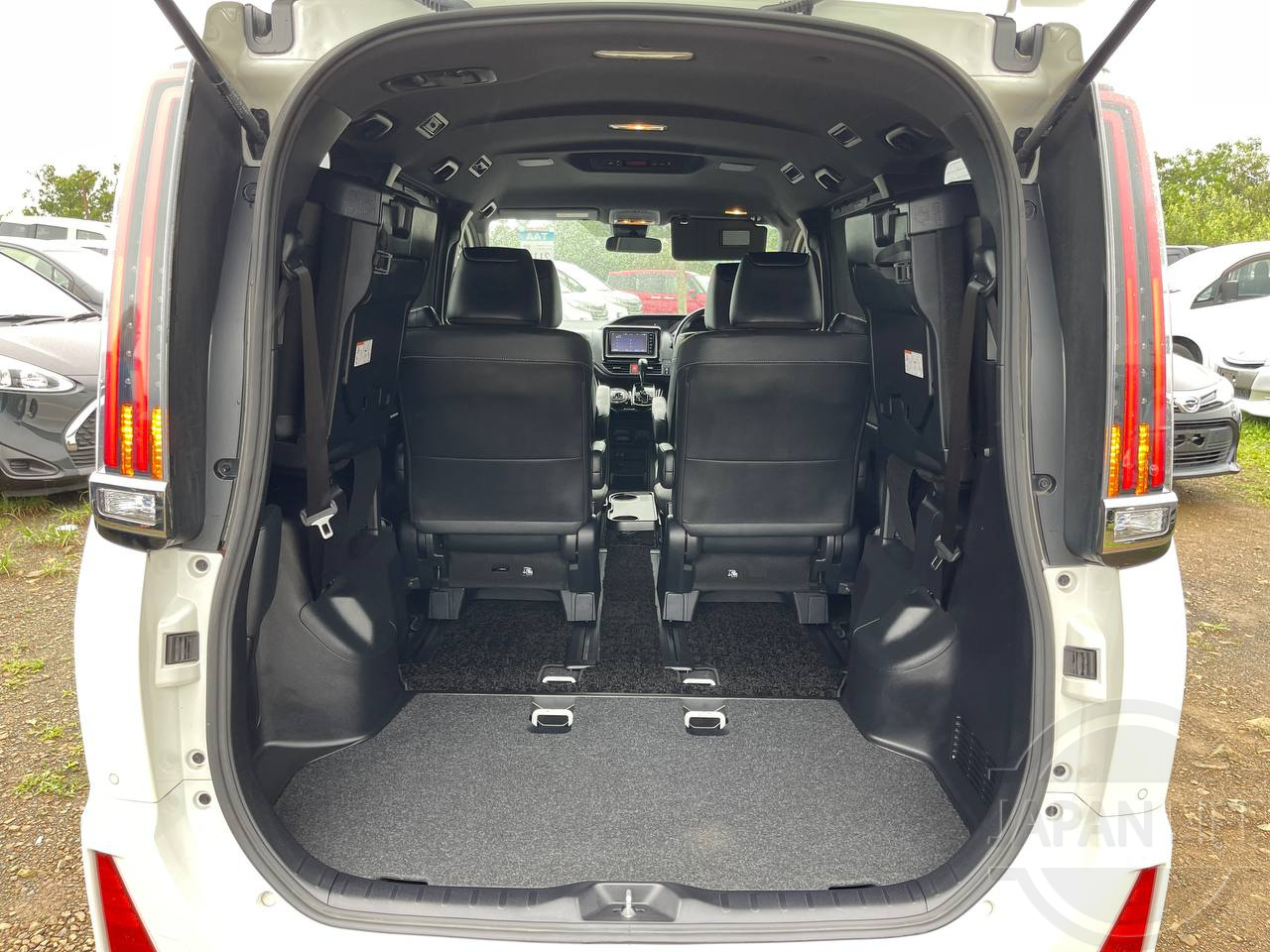 Фото Toyota Noah - Japan Life 