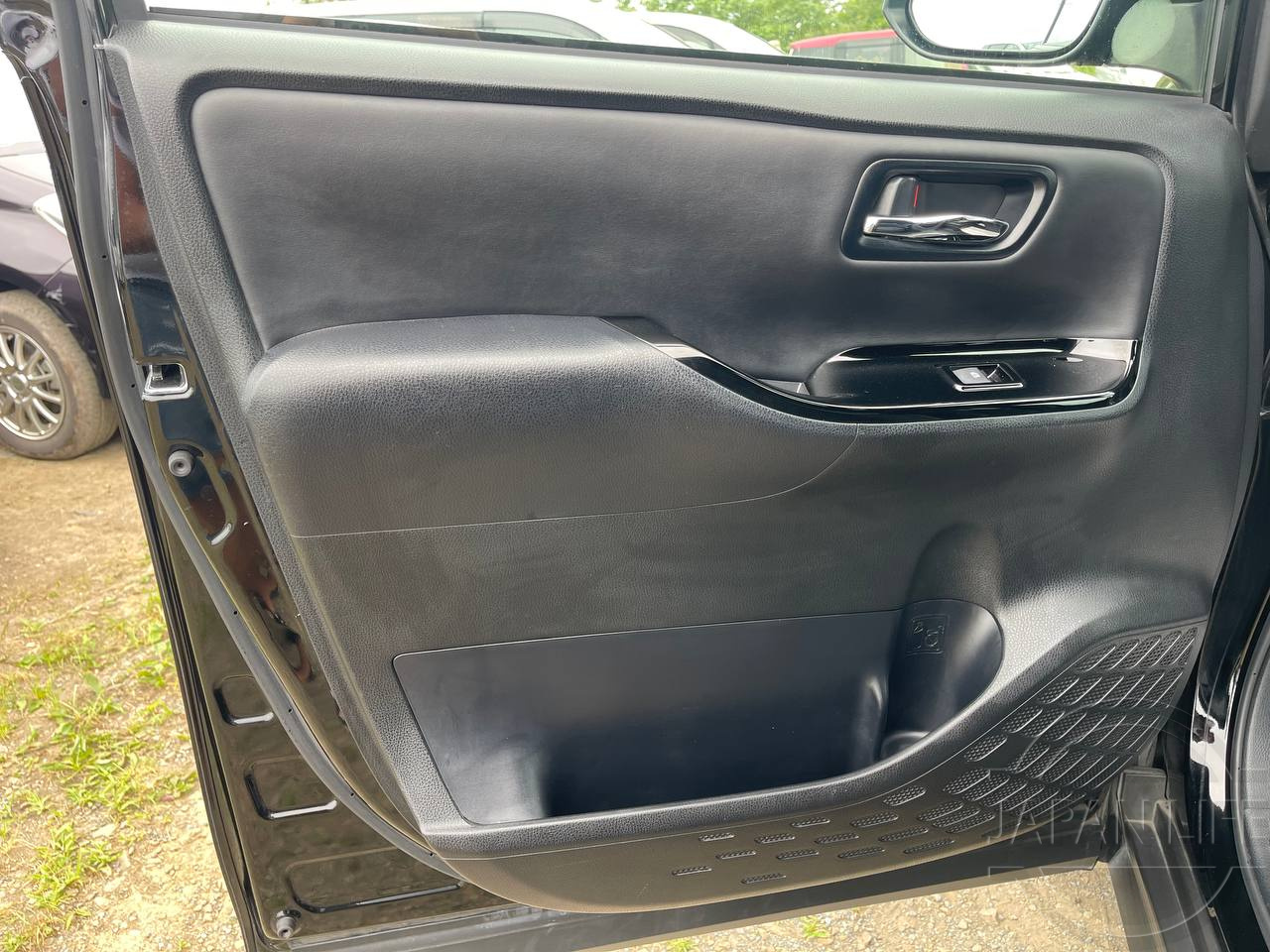 Фото Toyota Noah - Japan Life 