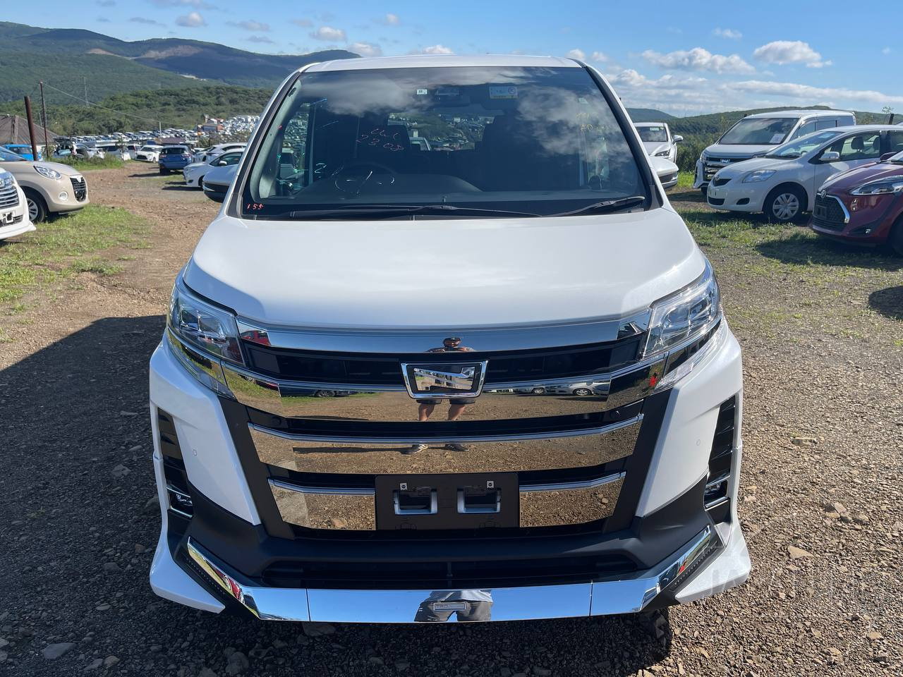 Фото Toyota Noah - Japan Life 