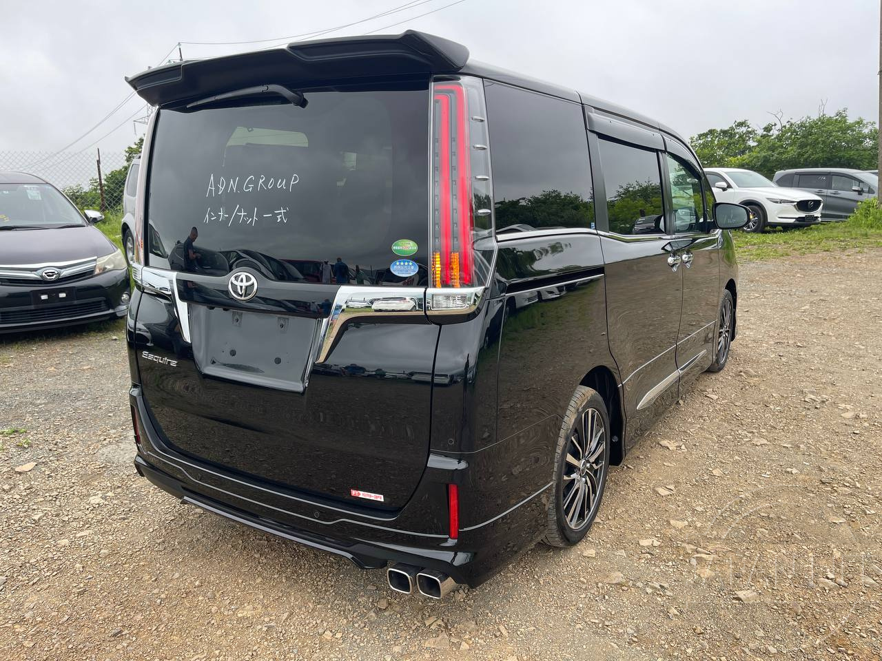 Фото Toyota Esquire - Japan Life 