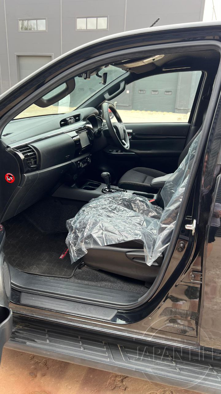 Фото Toyota Hilux - Japan Life 