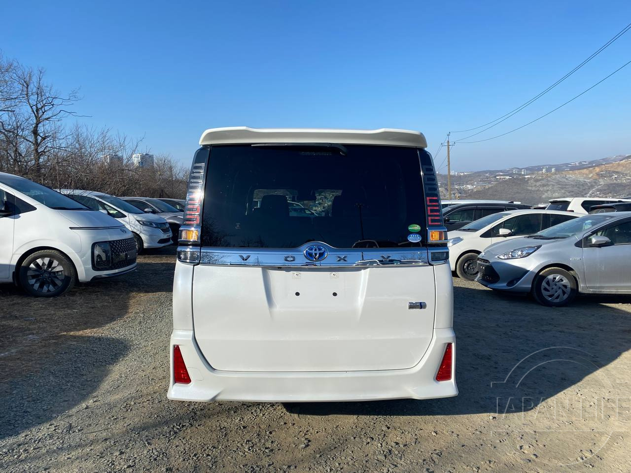 Фото Toyota Voxy - Japan Life 