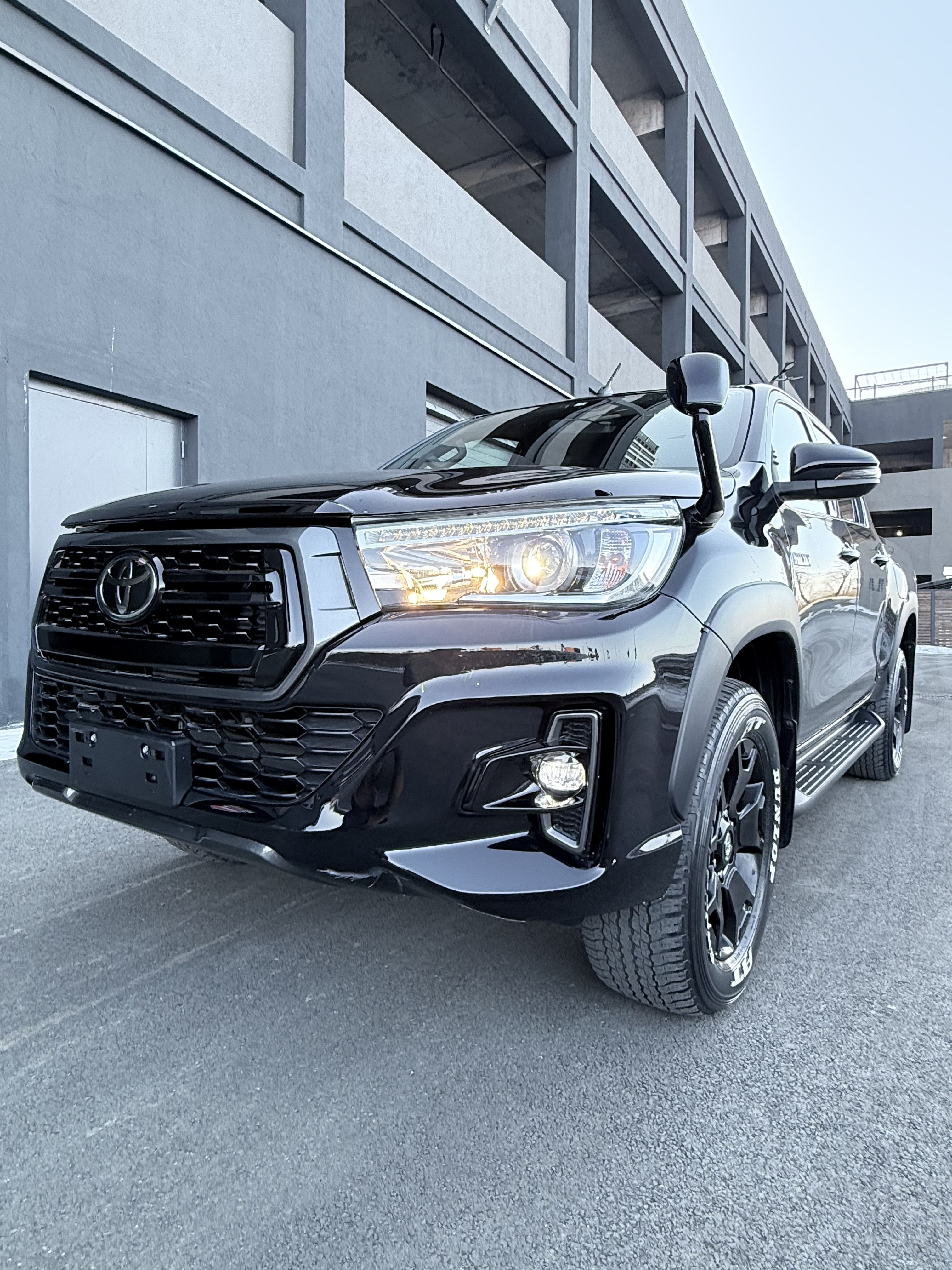 Фото Toyota Hilux - Japan Life 