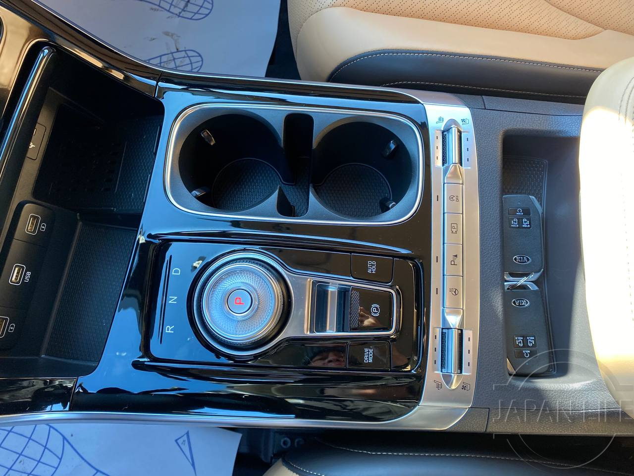 Фото Kia Carnival - Japan Life 