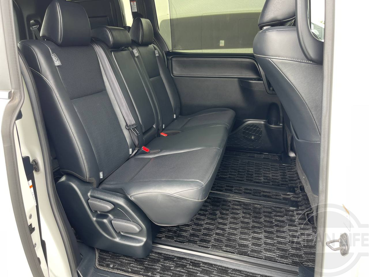 Фото Toyota Esquire - Japan Life 