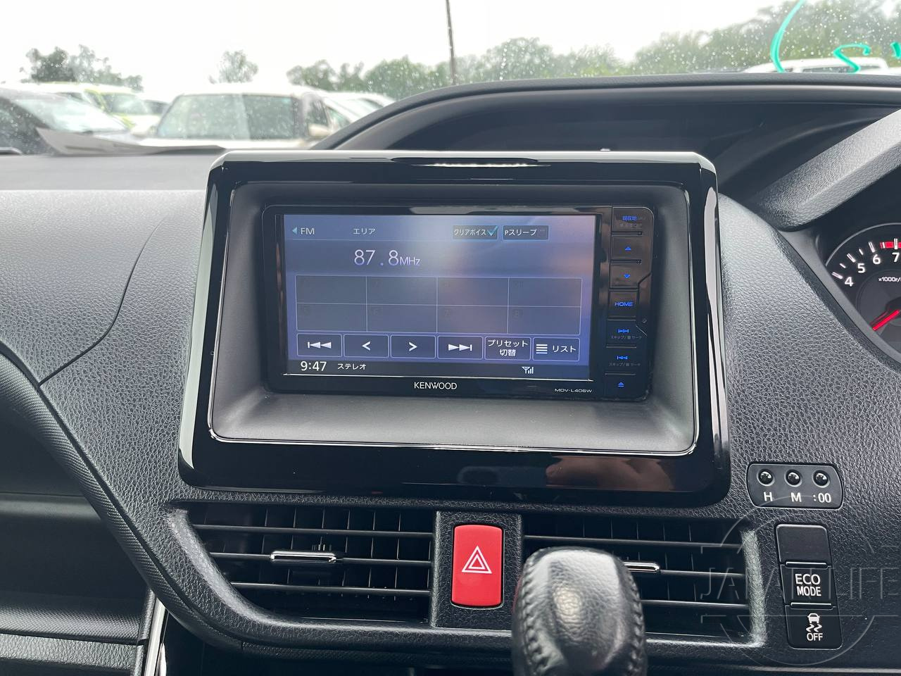 Фото Toyota Voxy - Japan Life 