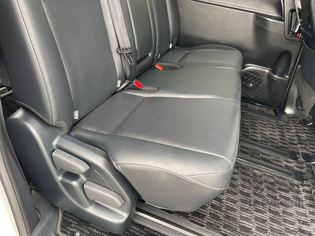 Фото Toyota Esquire - Japan Life 