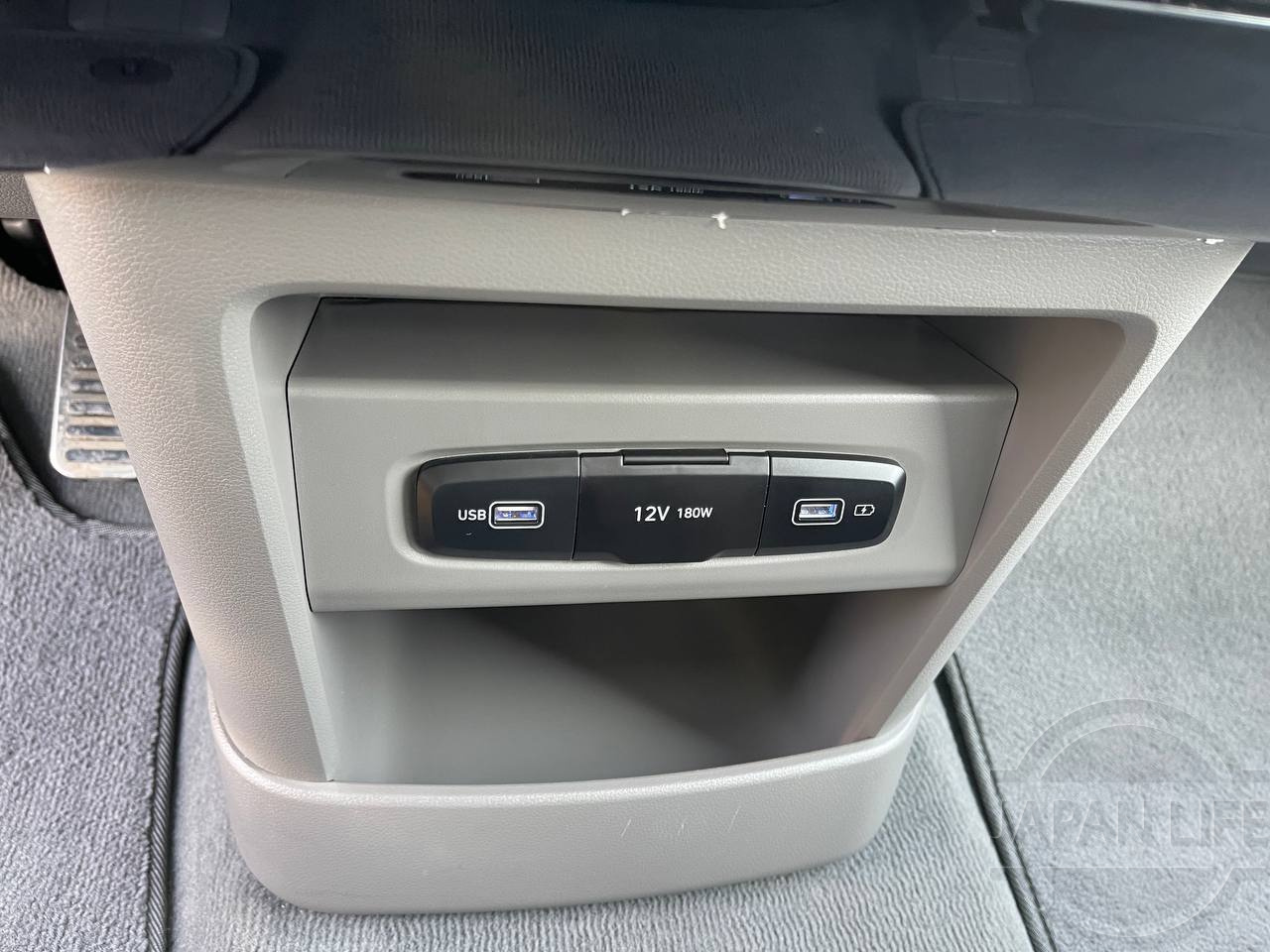 Фото Hyundai Staria - Japan Life 