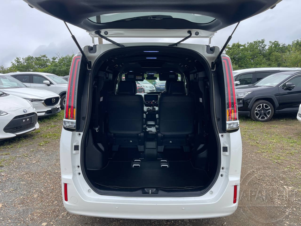 Фото Toyota Esquire - Japan Life 