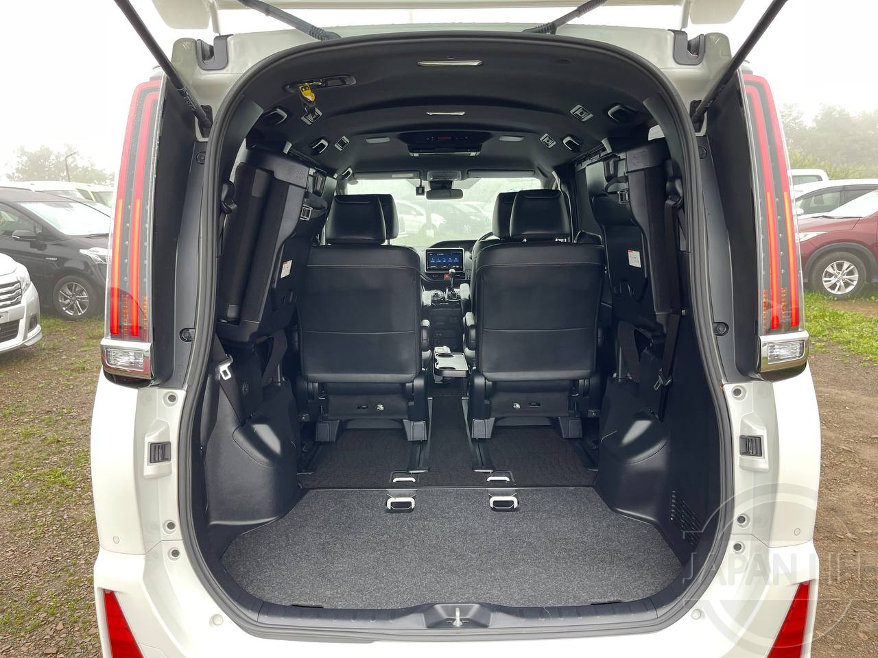 Фото Toyota Noah - Japan Life 