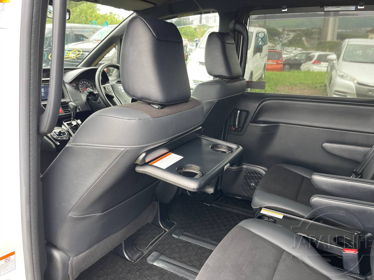 Фото Toyota Noah - Japan Life 