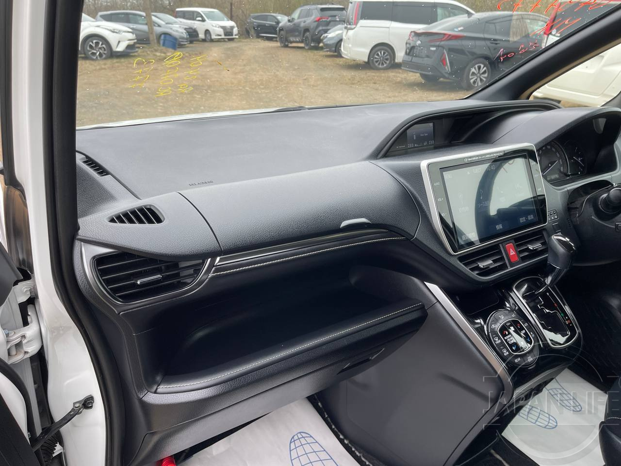 Фото Toyota Esquire - Japan Life 