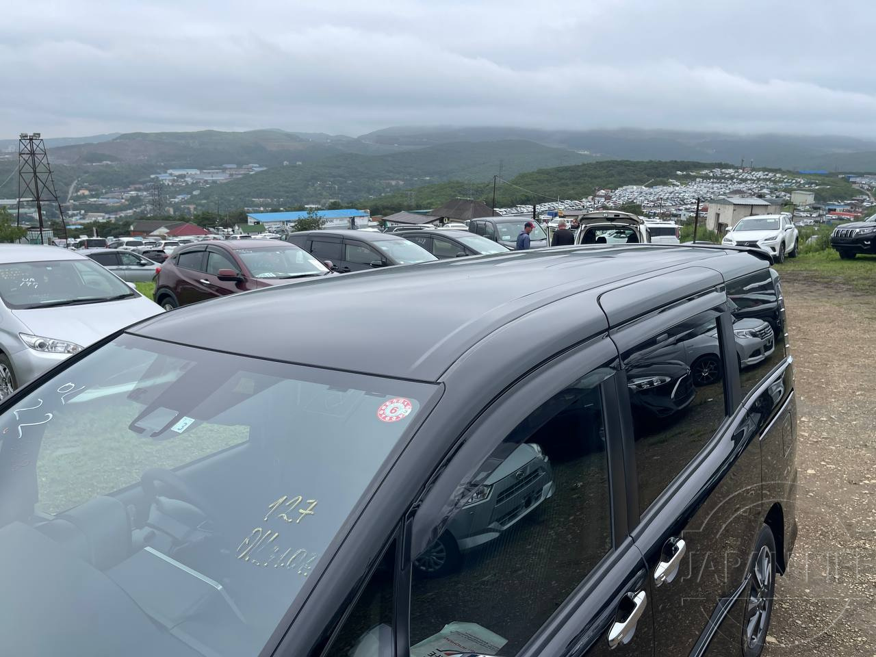 Фото Toyota Voxy - Japan Life 