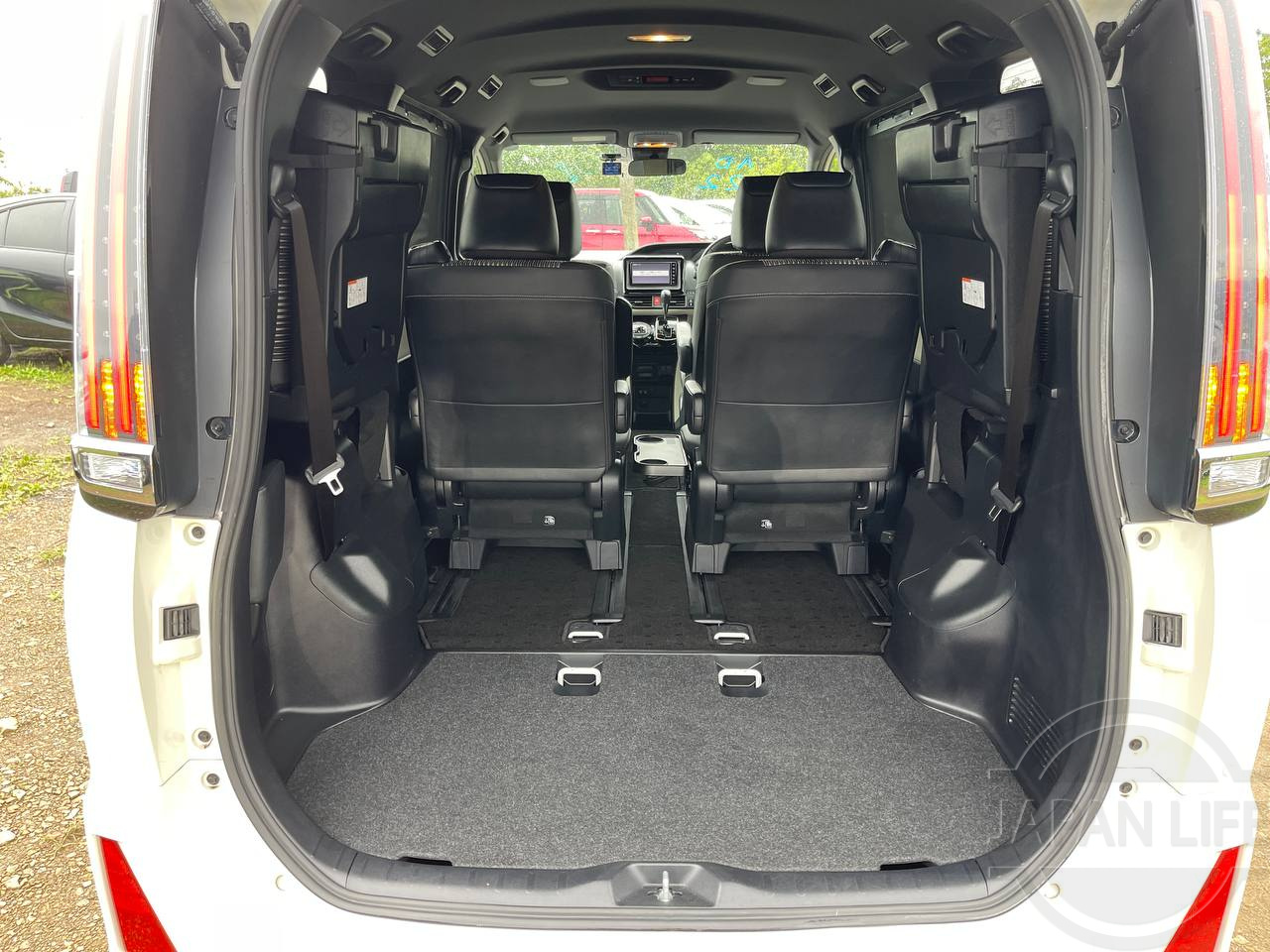 Фото Toyota Noah - Japan Life 