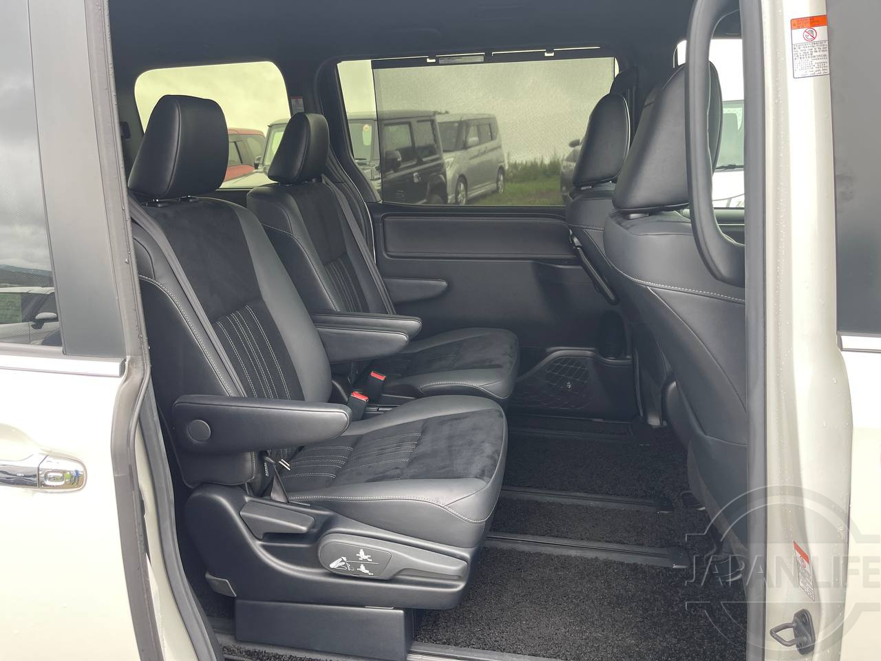 Фото Toyota Esquire - Japan Life 