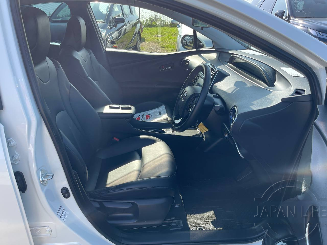 Фото Toyota Prius - Japan Life 