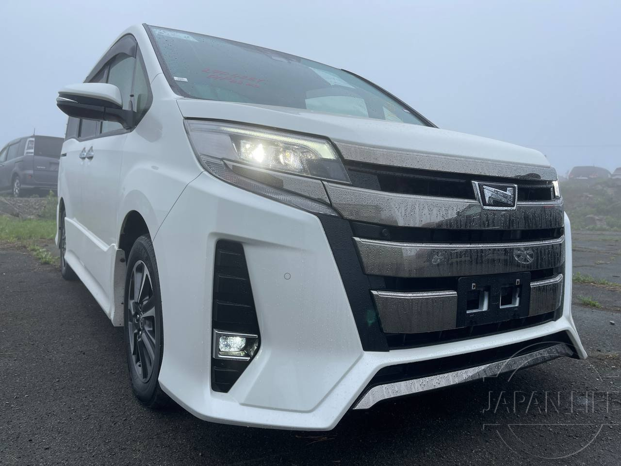 Фото Toyota Noah - Japan Life 