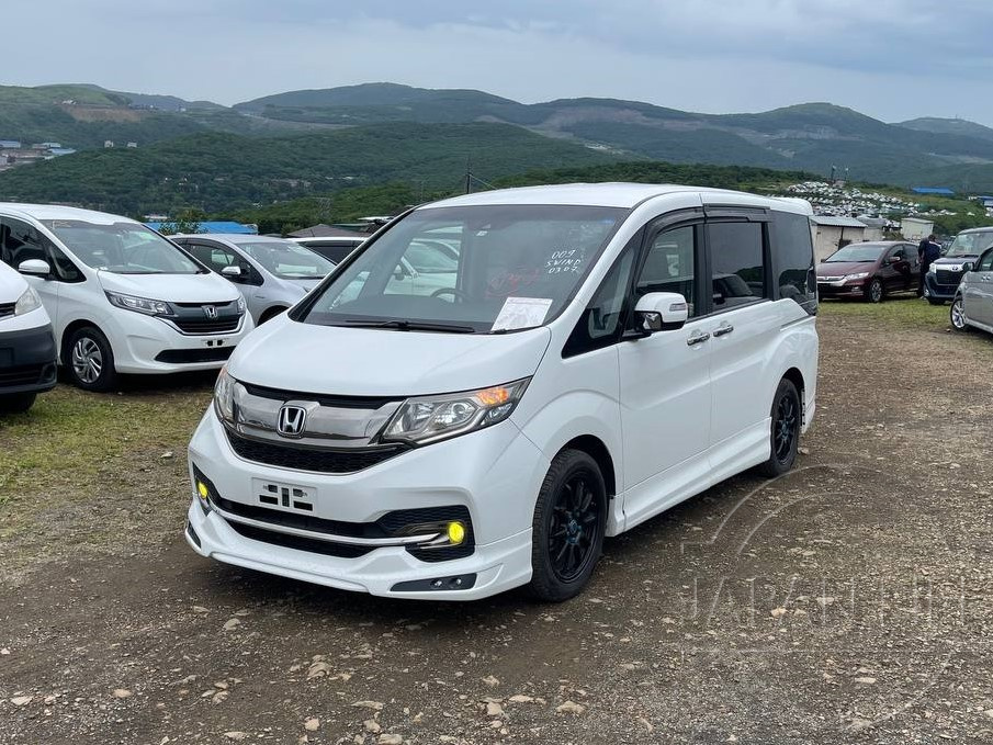 Фото Honda Stepwgn - Japan Life 