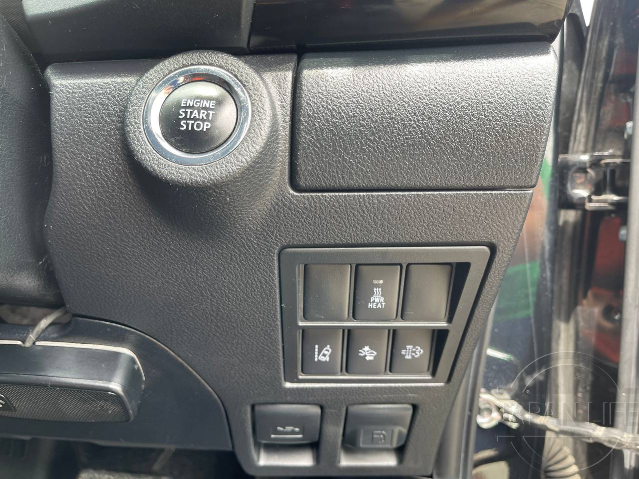 Фото Toyota Hilux - Japan Life 