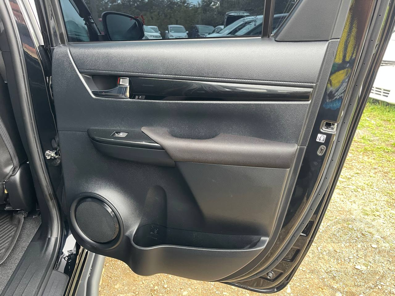 Фото Toyota Hilux - Japan Life 