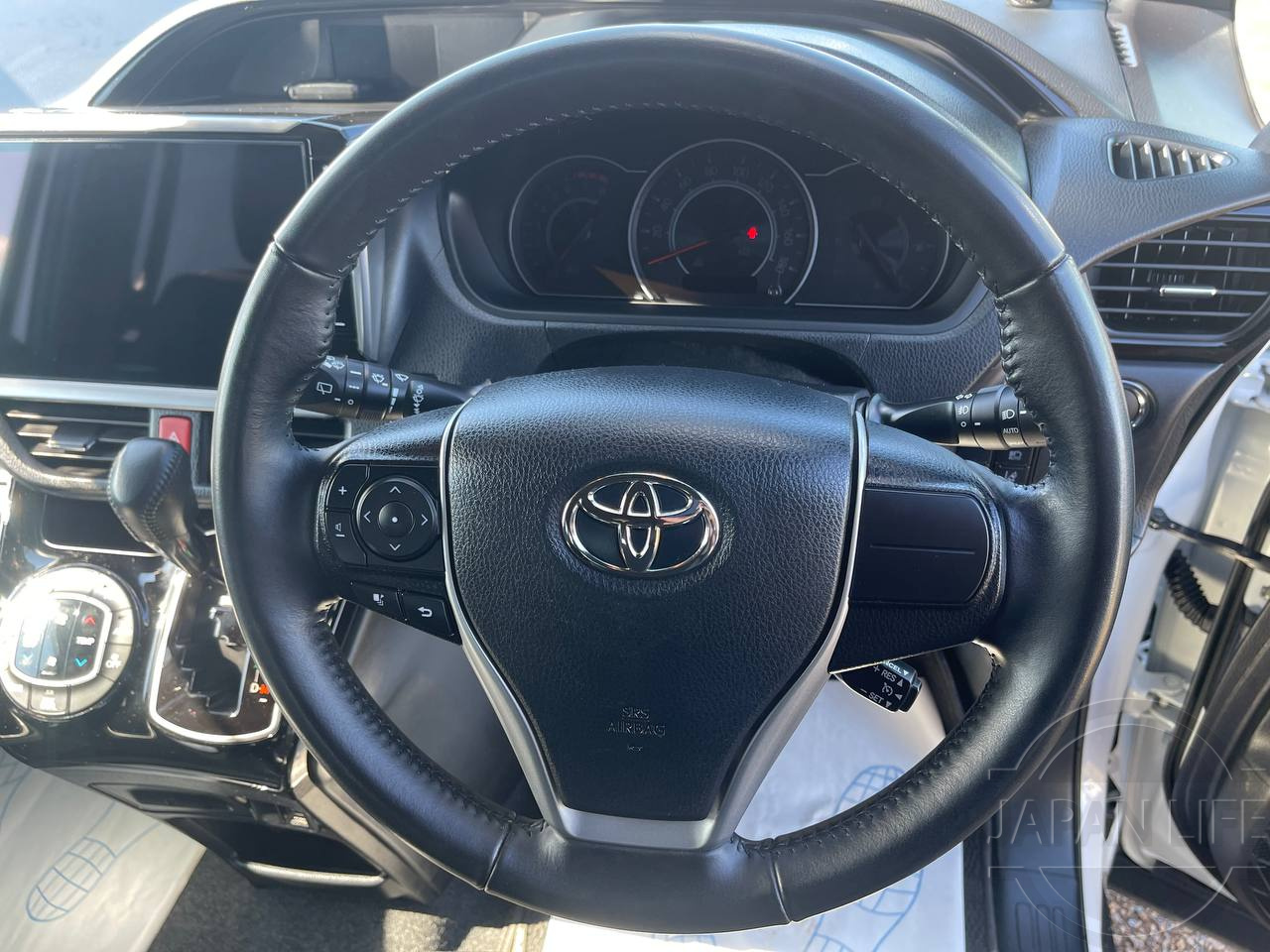 Фото Toyota Noah - Japan Life 