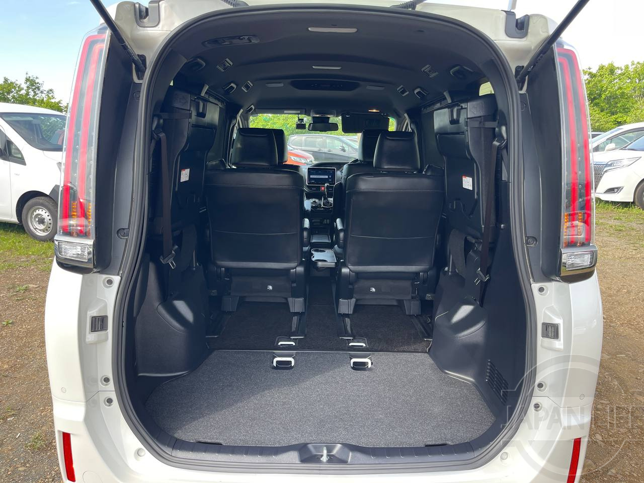 Фото Toyota Esquire - Japan Life 