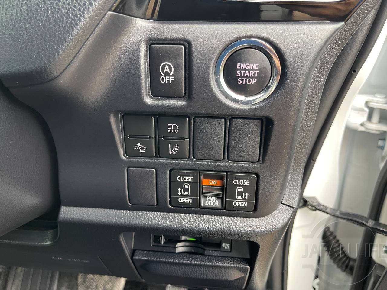 Фото Toyota Noah - Japan Life 