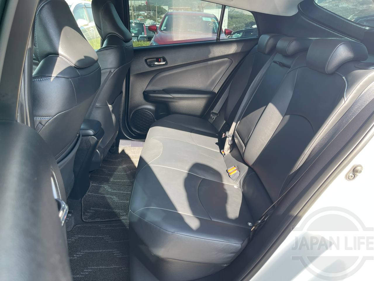 Фото Toyota Prius - Japan Life 