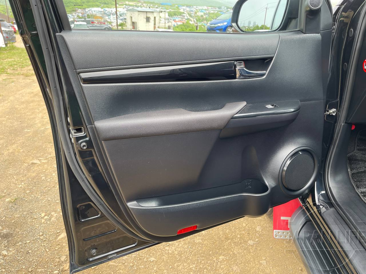 Фото Toyota Hilux - Japan Life 