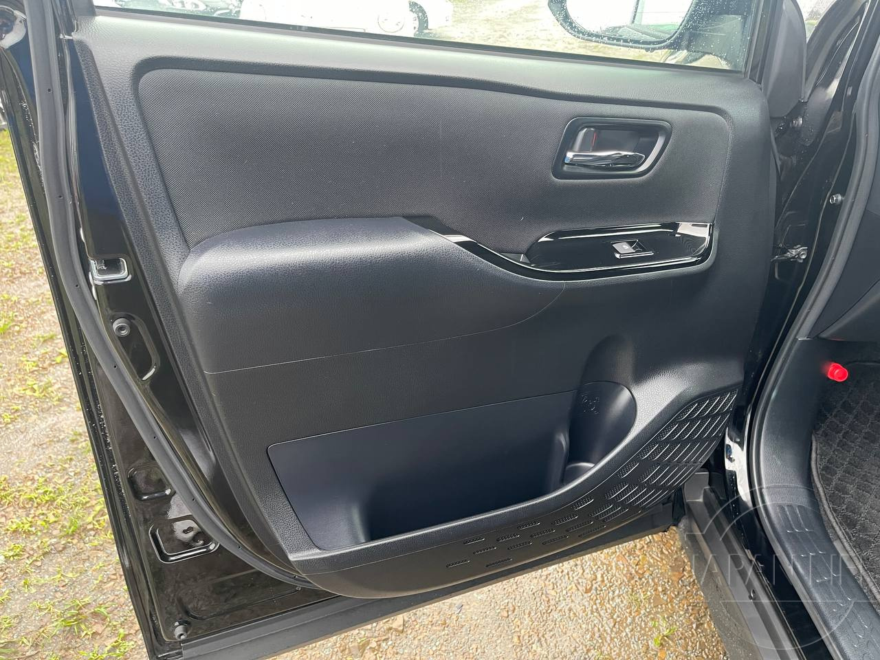 Фото Toyota Voxy - Japan Life 