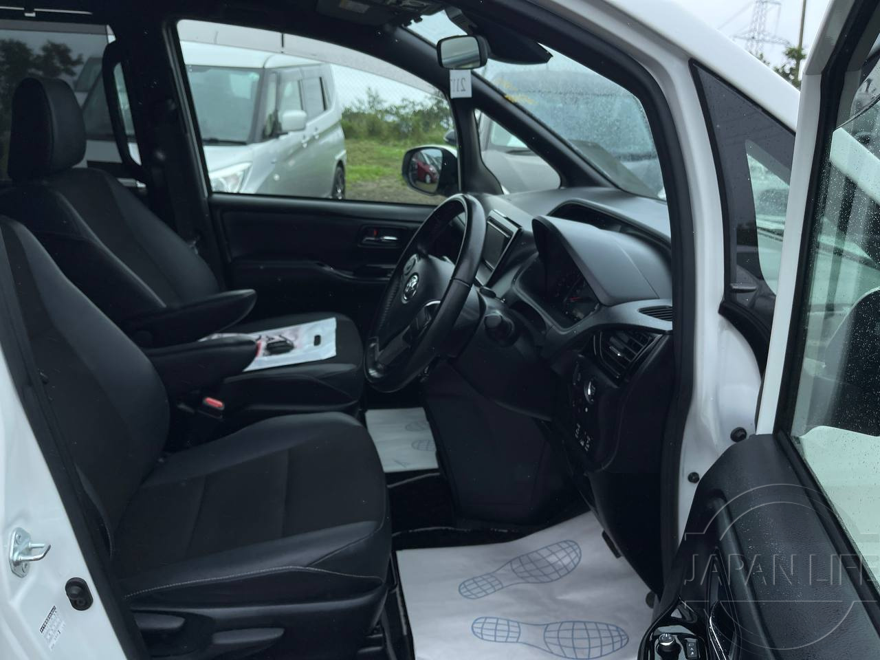 Фото Toyota Noah - Japan Life 