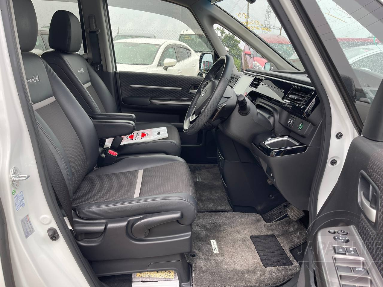 Фото Honda Stepwgn - Japan Life 