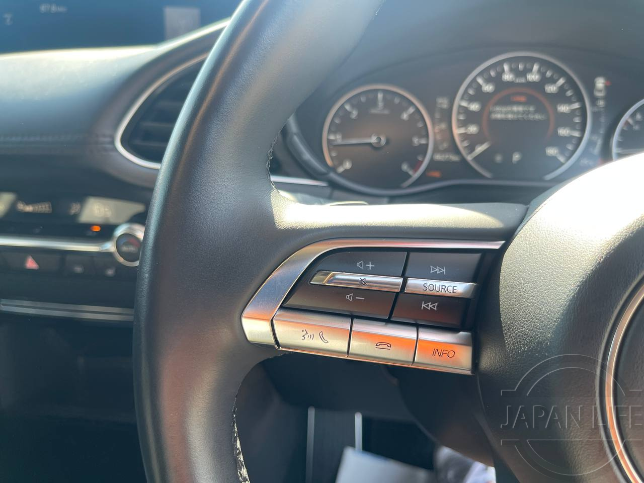 Фото Mazda Mazda3 - Japan Life 